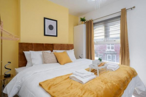 Home in Merseyside, Birkenhead, Wirral Peninsular